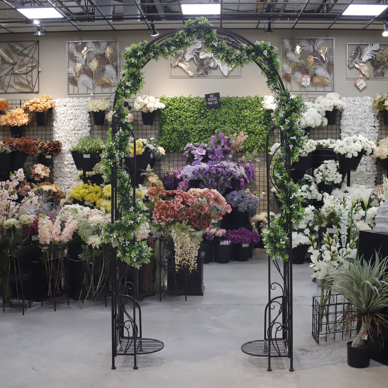 HCHD7592 - Black Rose Arbor