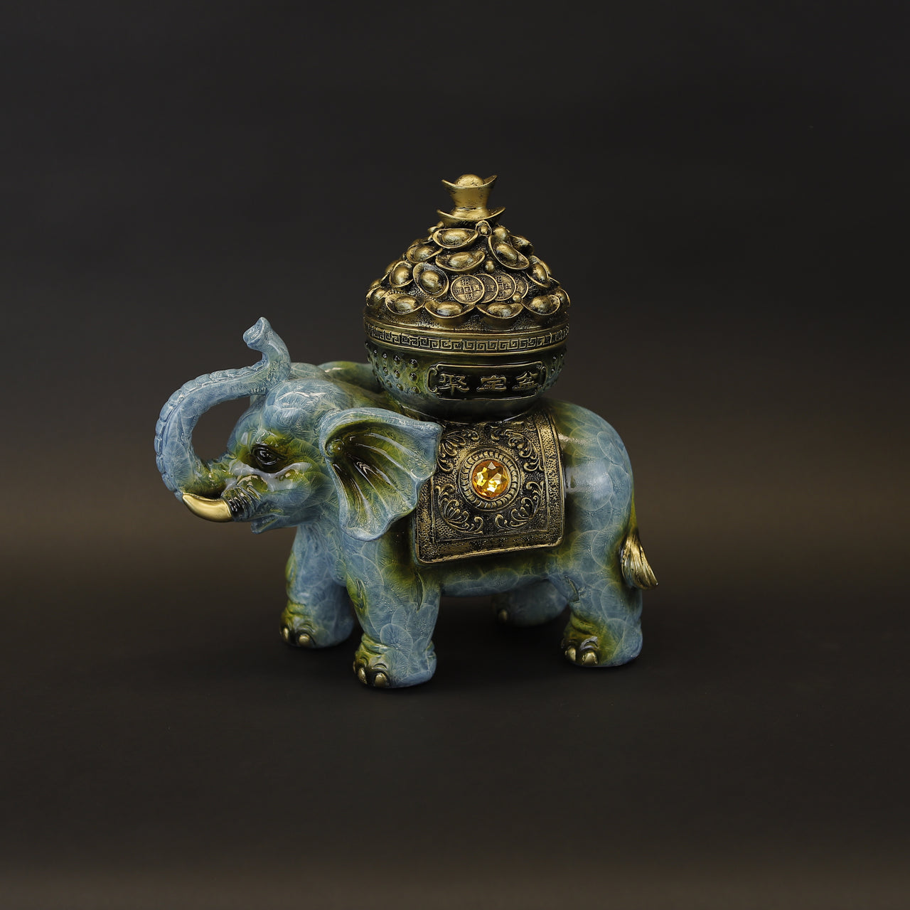HCHD7733 - Green Packing Elephant Trunk Up