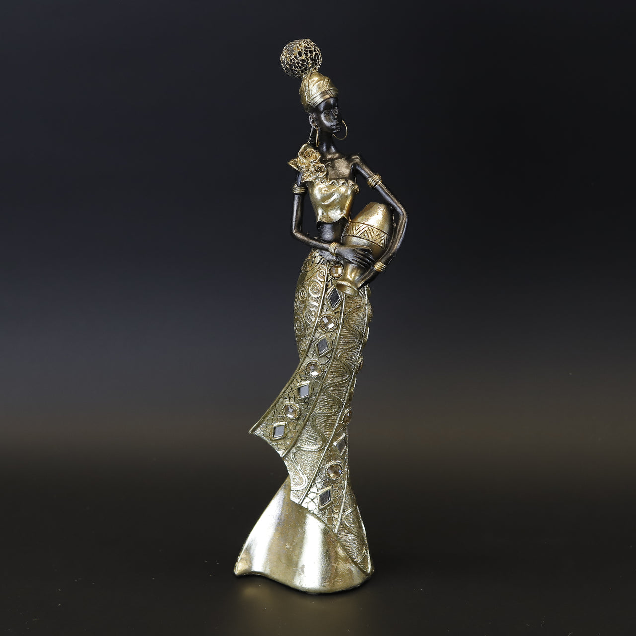 HCHD7760 - Gold Lady with Right Basket