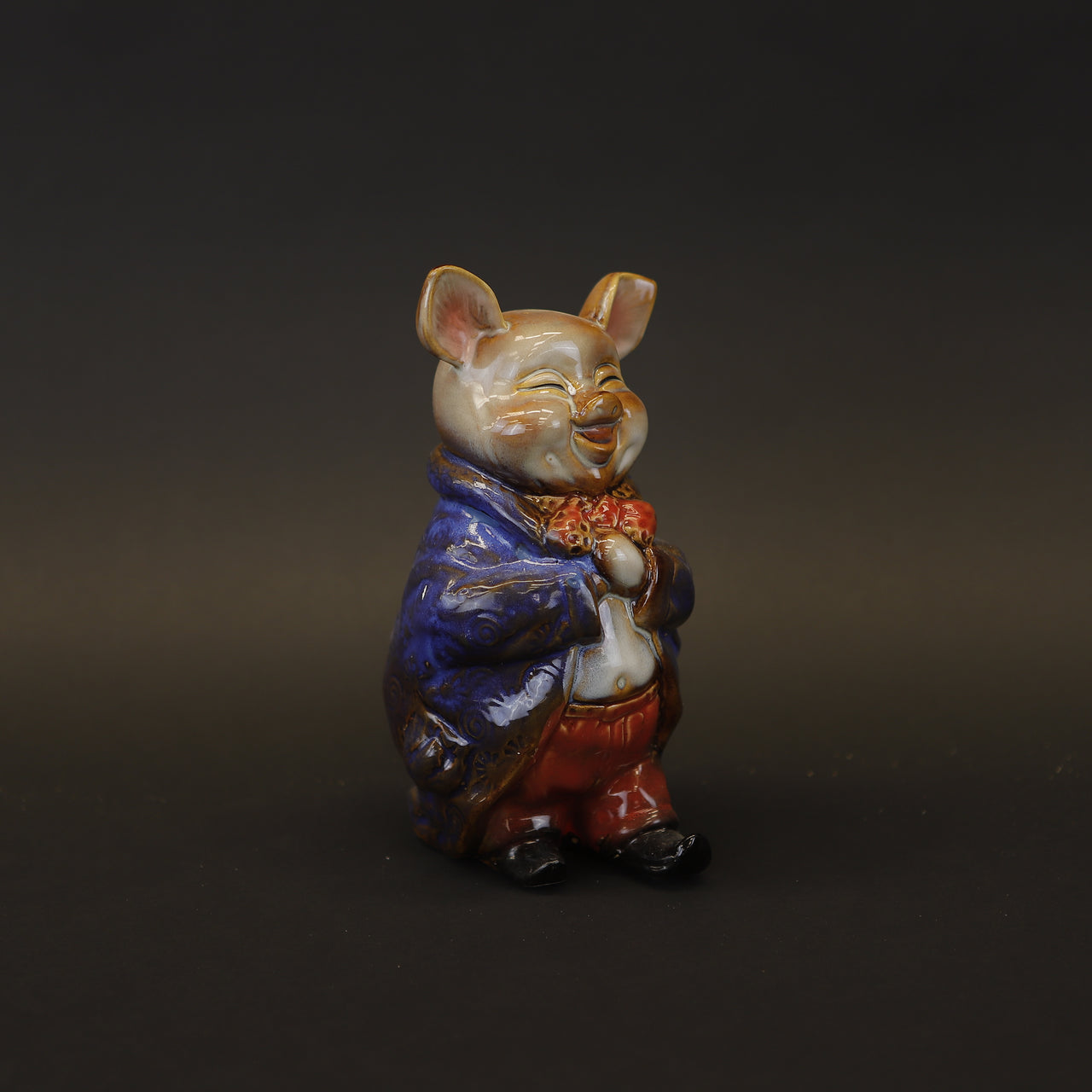 HCHD8055 - Ceramic Pig Groom