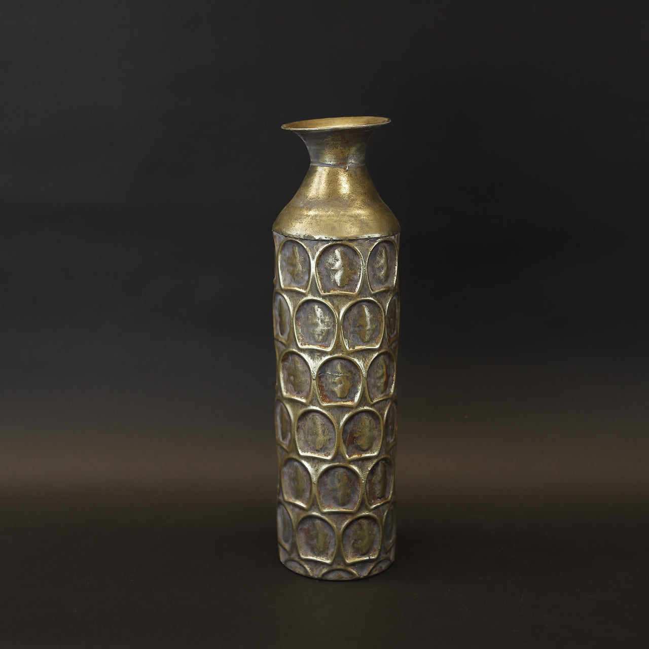 HCHD8077 - Slender Bronze Metal Pot
