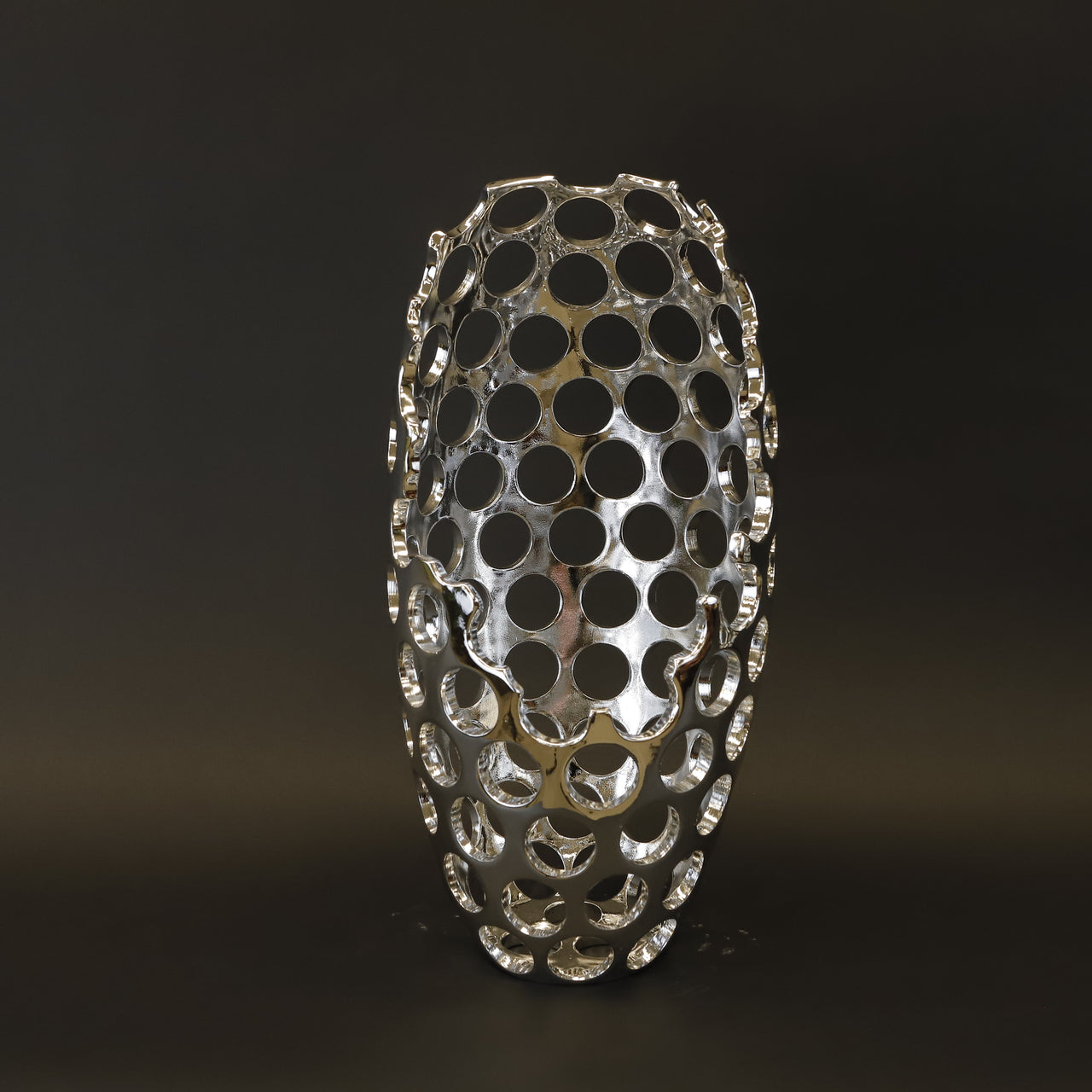 HCHD8243 - Shimmering Silver Vase - M