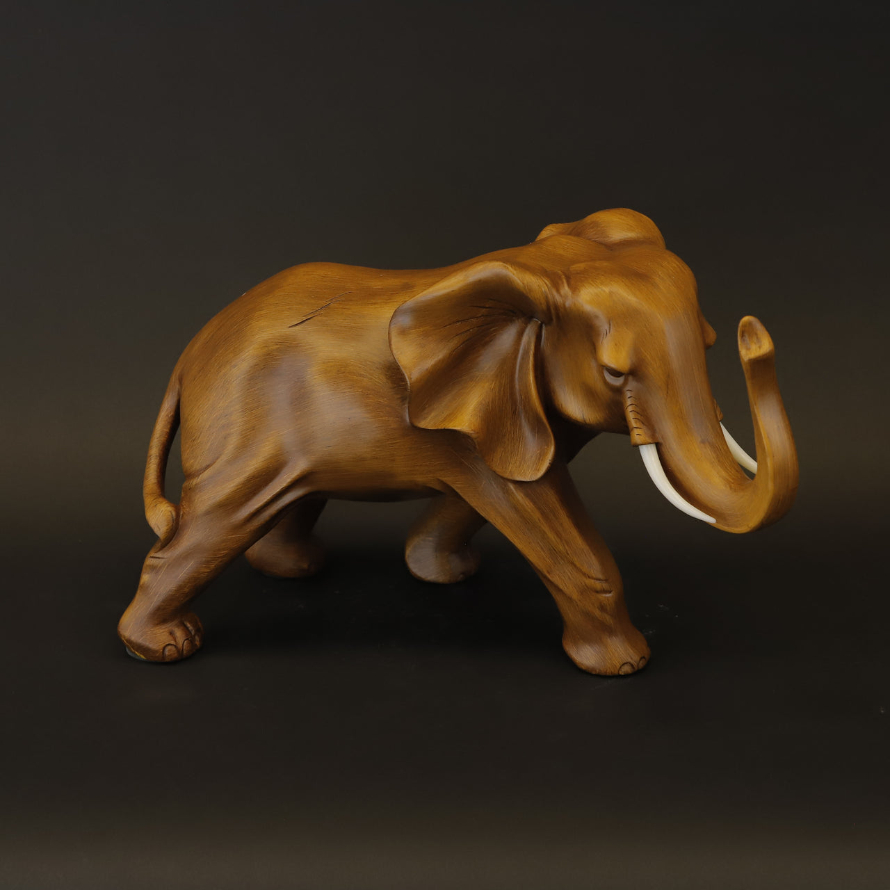 HCHD8280 - M Antique Gold Elephant Left