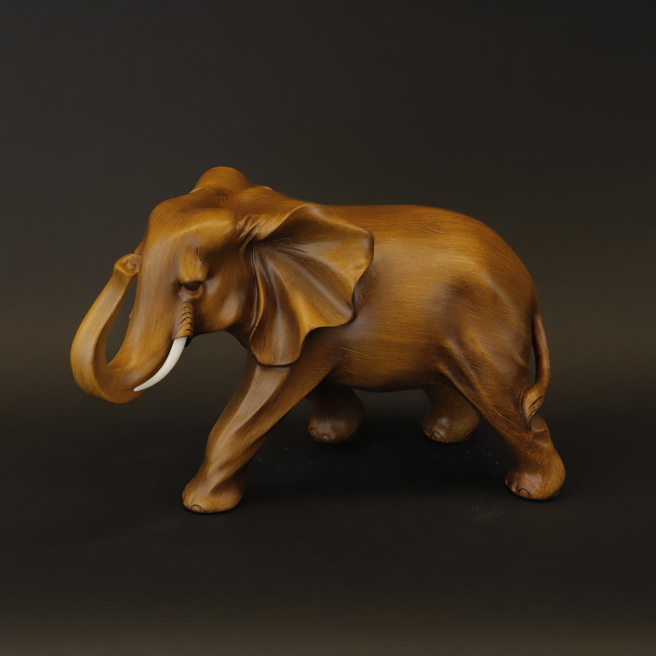 HCHD8281 - M Antique Gold Elephant Right