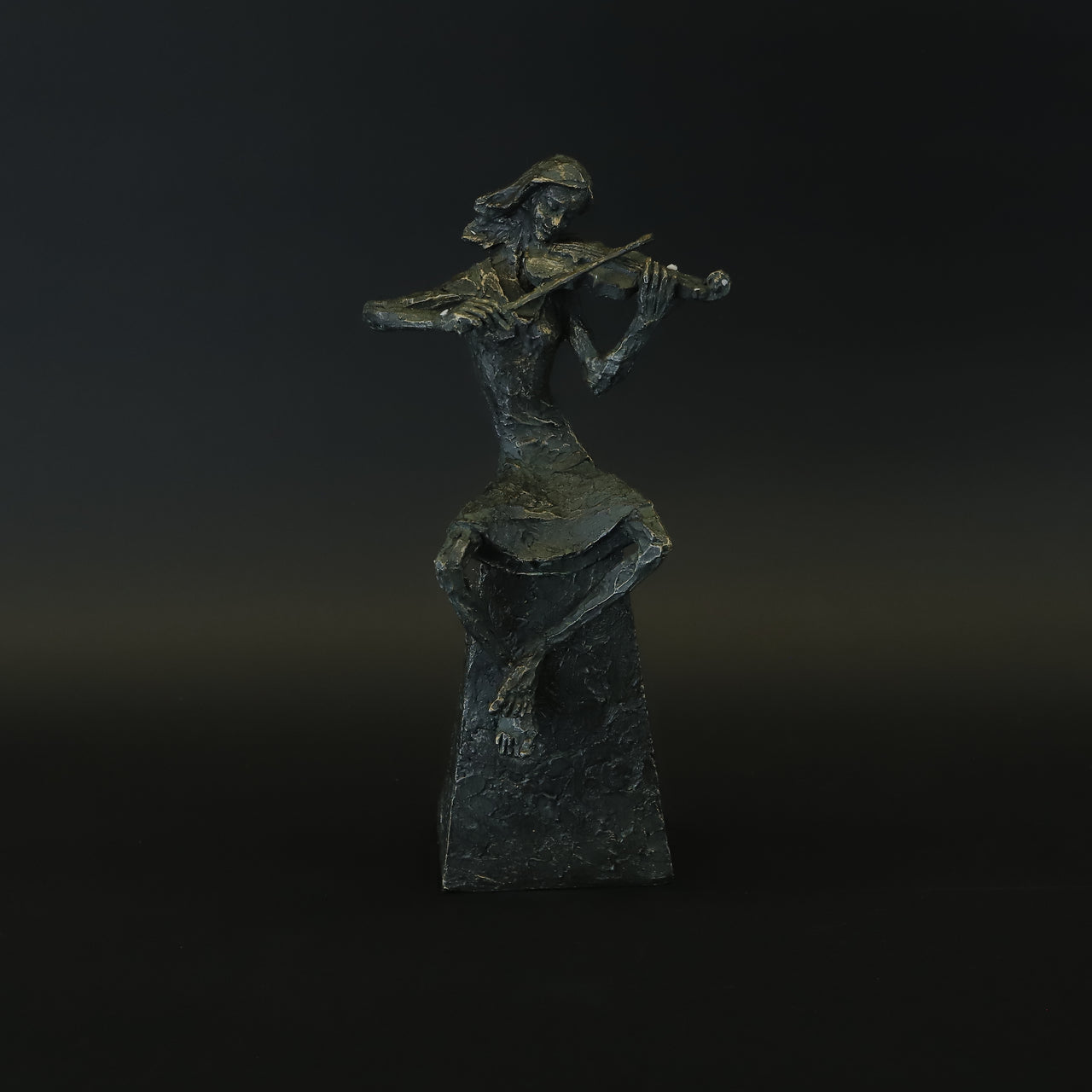 HCHD8557 - Bronze Musician Playing Violin