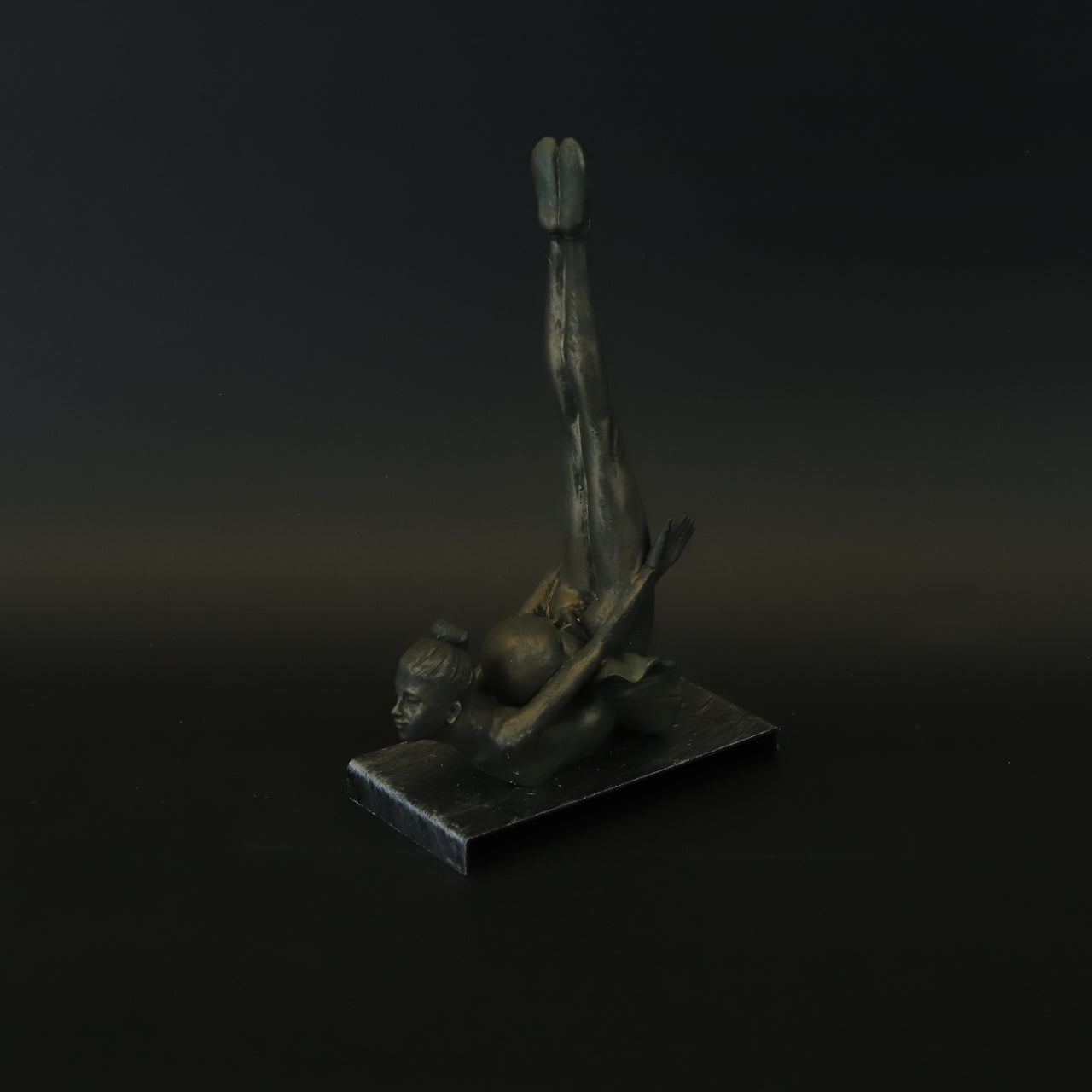 HCHD8562 - Laying Ballerina in Motion