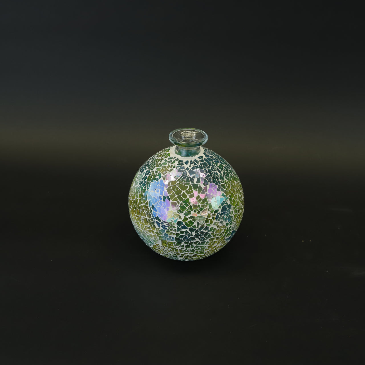 HCHD8732 - Jade Ball Vase