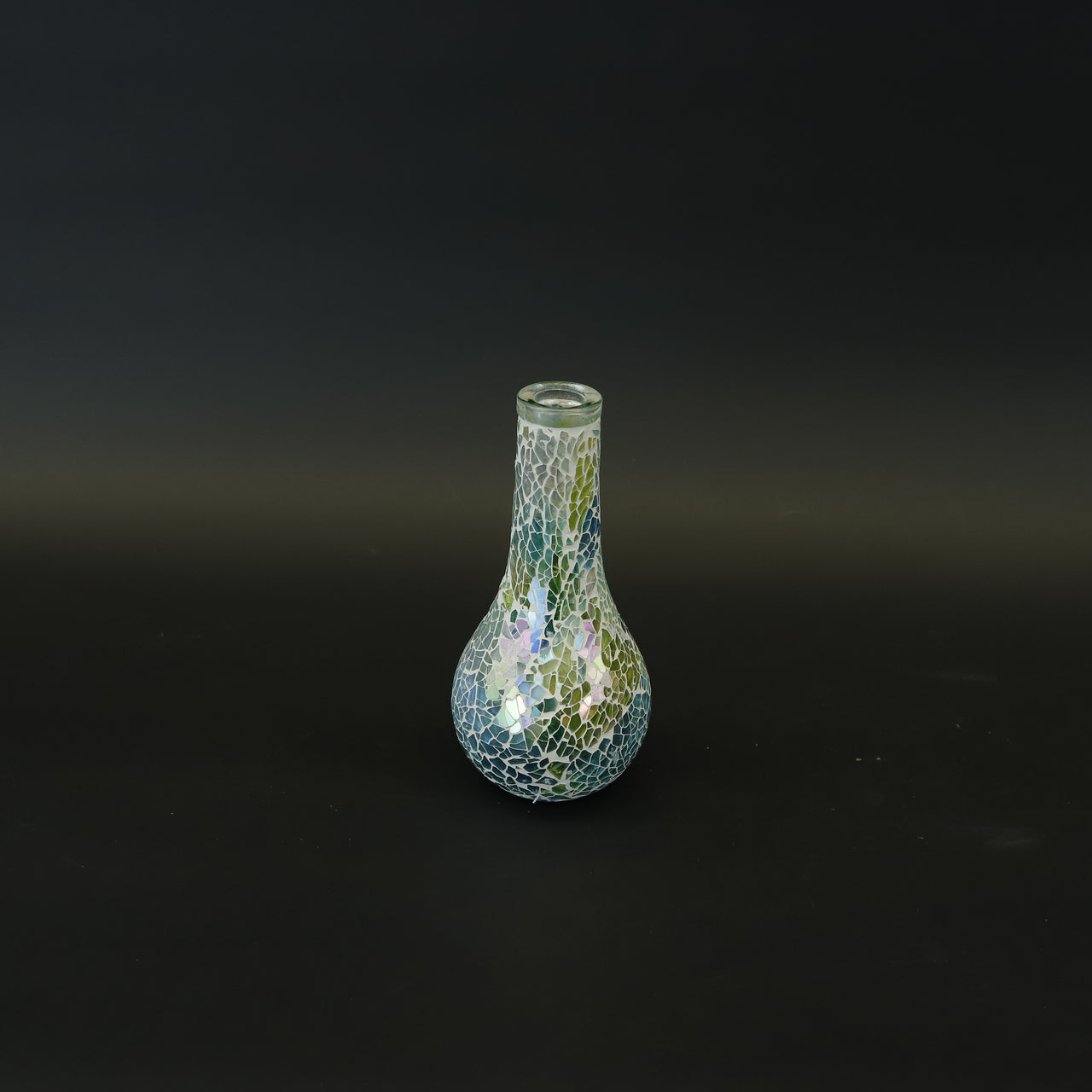 HCHD8733 - Jade Bud Vase - S