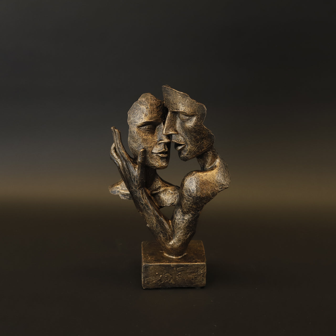 HCHD9081 - Gold Faces on Stand