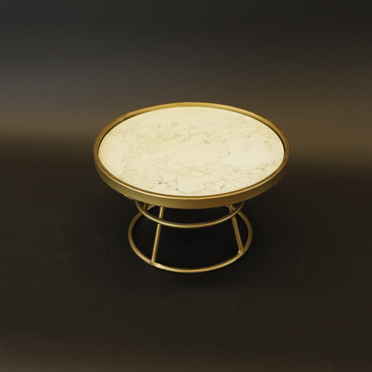 HCHD9195 - S White/Gold Plate Stand