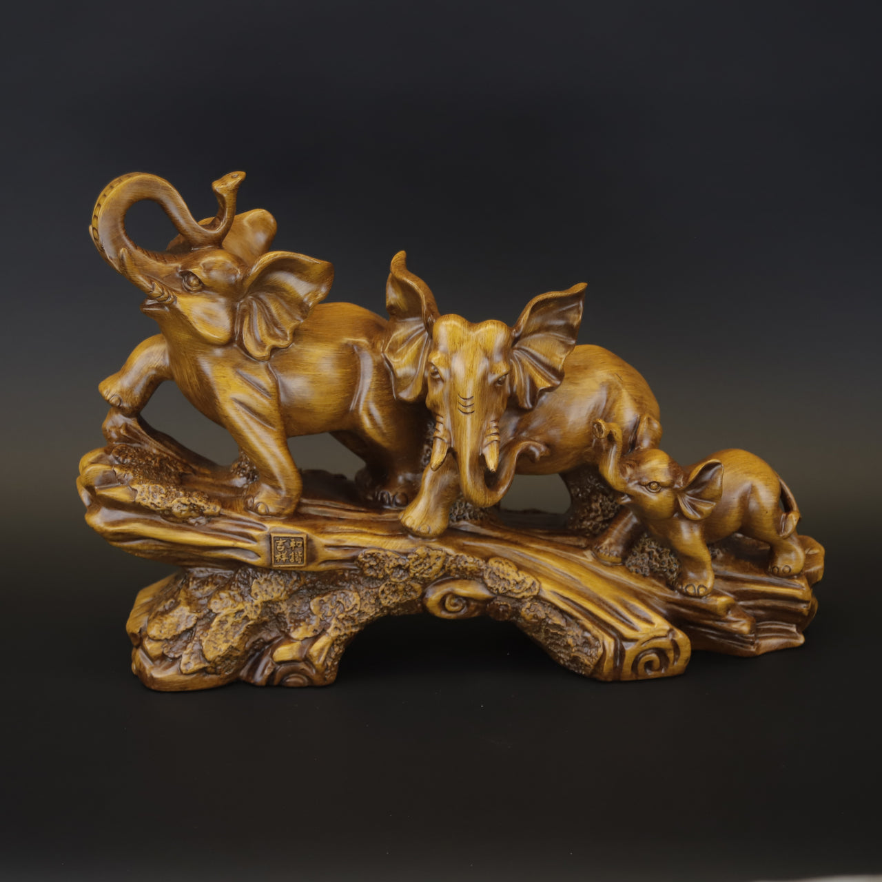 HCHD9437 - Wood Elephant Family