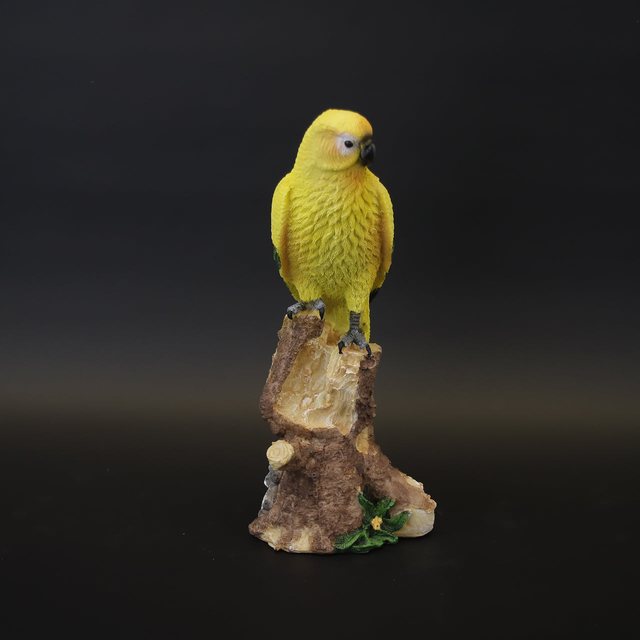 HCHD9569 - Tall Yellow Parrot