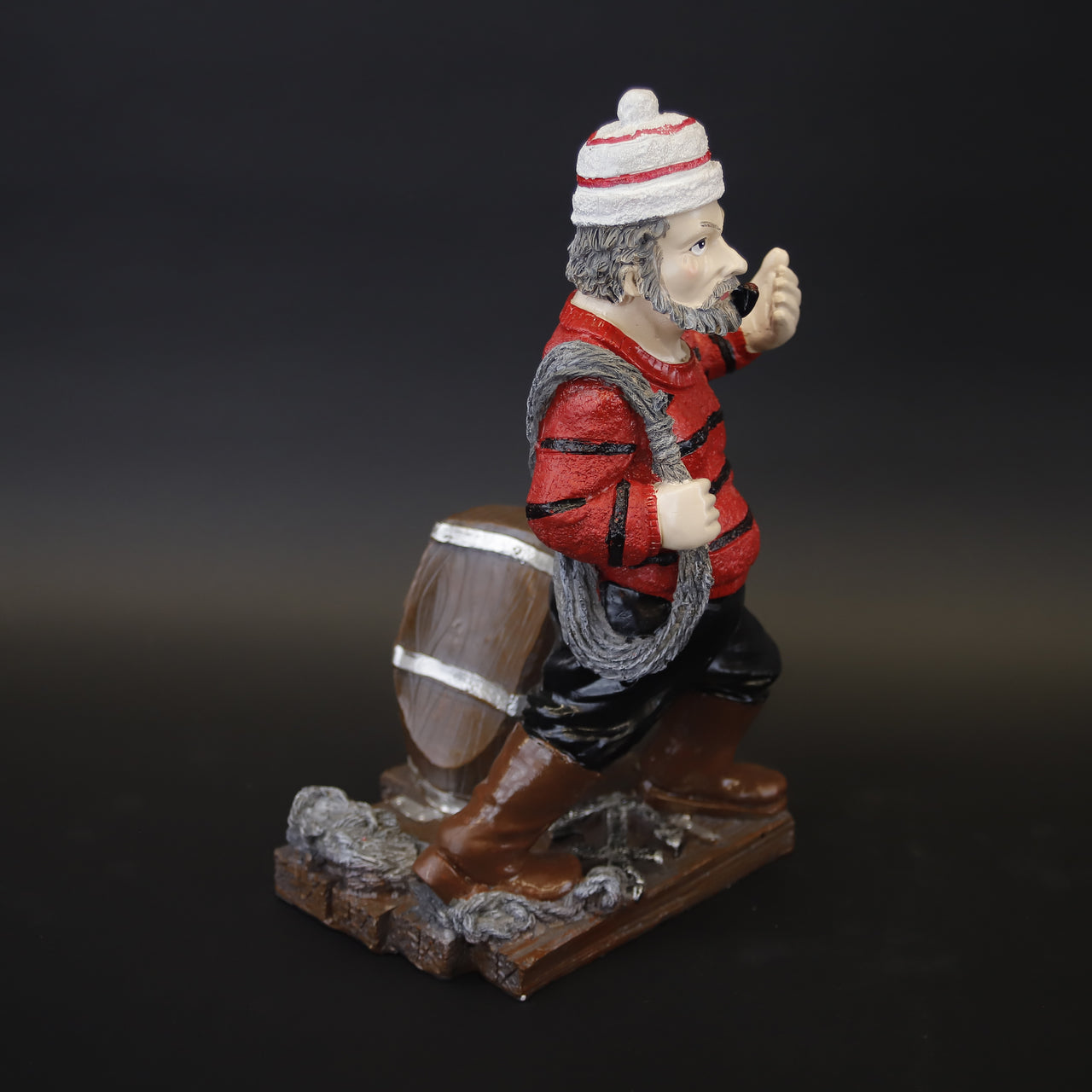 HCHD9575 - Pirate Holding Rope Wine Holder