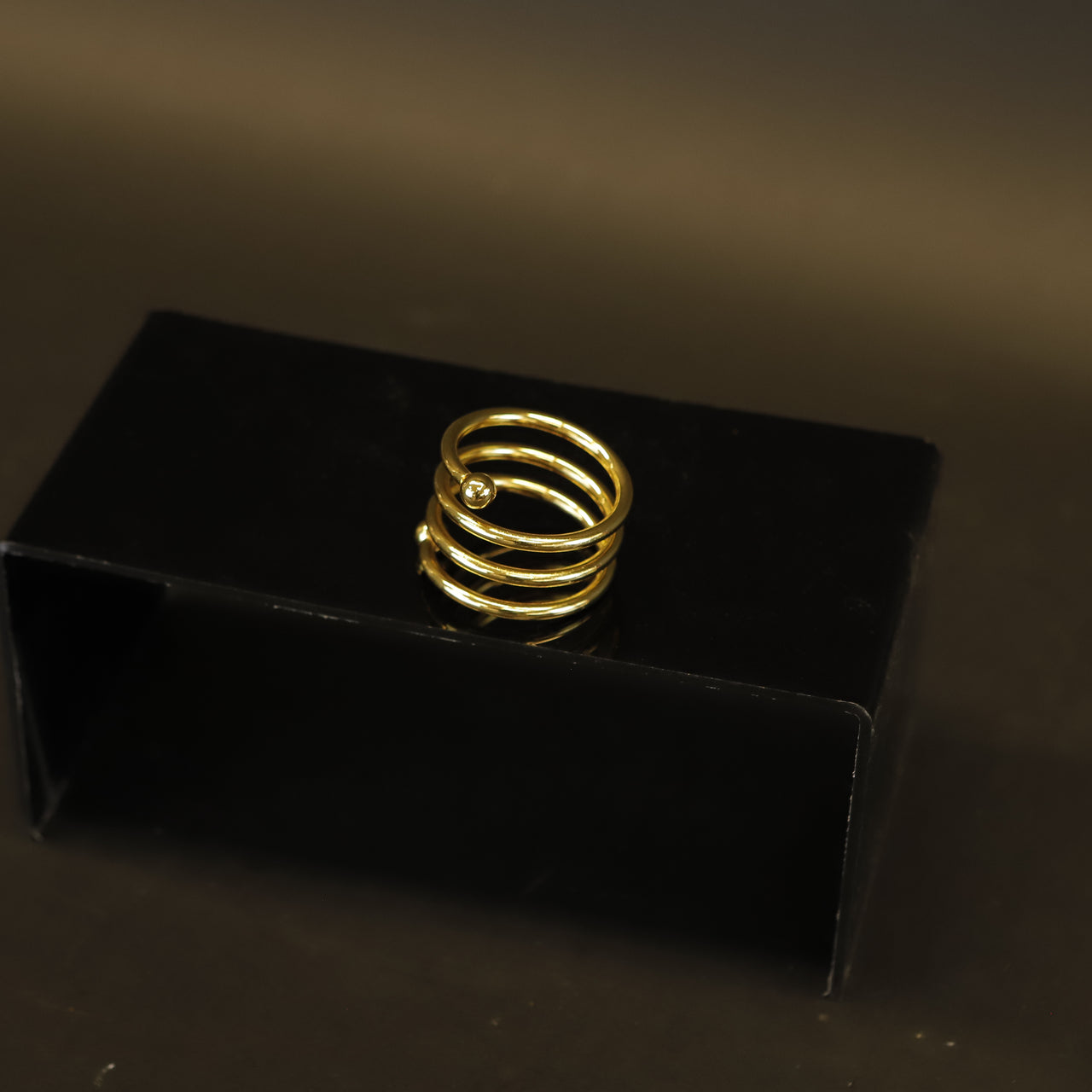 HCKE7324 - Gold Swirl Napkin Ring